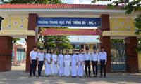 Lễ trao mũ bảo hiểm cho học sinh trường THPT số 1 Phù Cát của UBATGT Tỉnh Bình Định